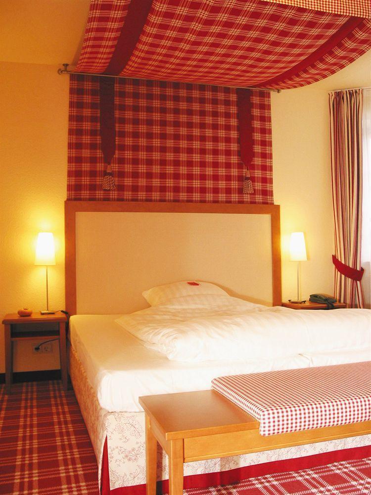 Wellings Romantik Hotel Zur Linde Moers Ngoại thất bức ảnh