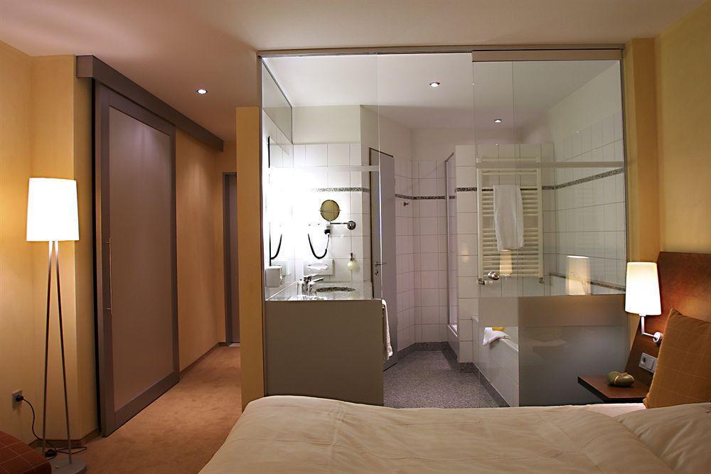 Wellings Romantik Hotel Zur Linde Moers Ngoại thất bức ảnh