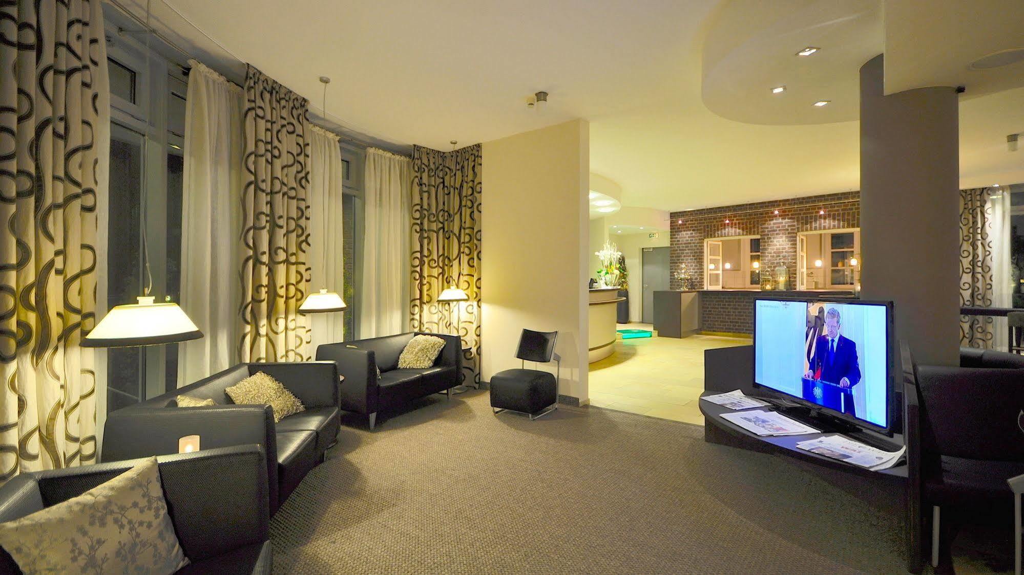 Wellings Romantik Hotel Zur Linde Moers Ngoại thất bức ảnh