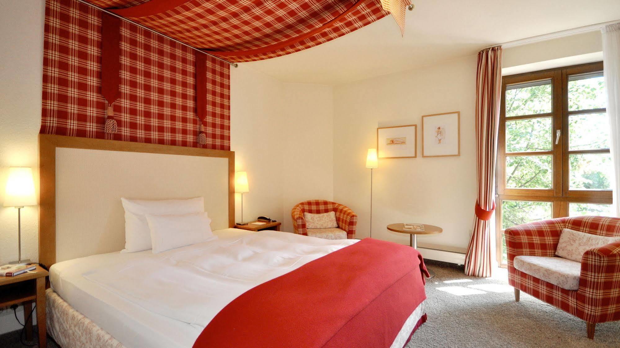 Wellings Romantik Hotel Zur Linde Moers Ngoại thất bức ảnh