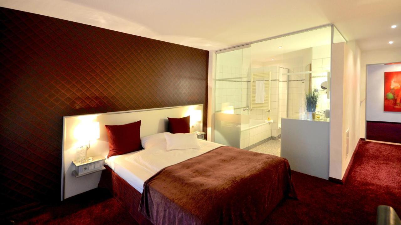 Wellings Romantik Hotel Zur Linde Moers Ngoại thất bức ảnh