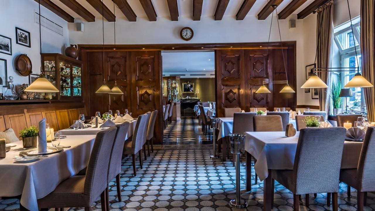 Wellings Romantik Hotel Zur Linde Moers Ngoại thất bức ảnh