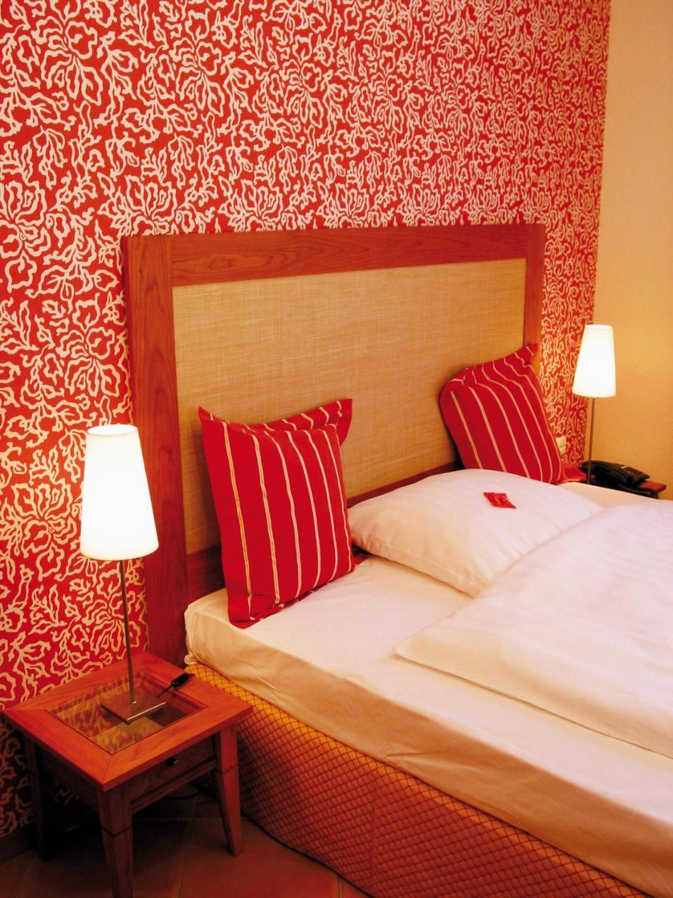 Wellings Romantik Hotel Zur Linde Moers Ngoại thất bức ảnh
